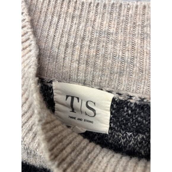 TWINE and STRING Anthropologie Sweater Women Medium Black animal print Mock neck - Picture 6 of 7